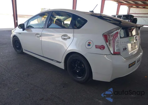 2013 Toyota Prius Three z USA, uszkodzony, nr VIN JTDKN3DU5D5619291